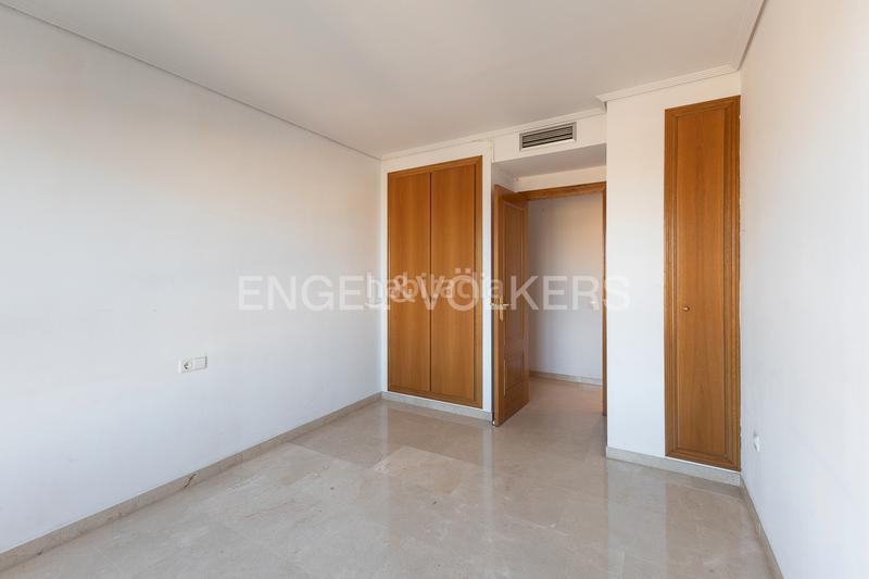 Foto cb1e7324-fc57-4e65-8605-5c5fdb73835f. Attico con riscaldamento parcheggio piscina in Sant Pau Valencia