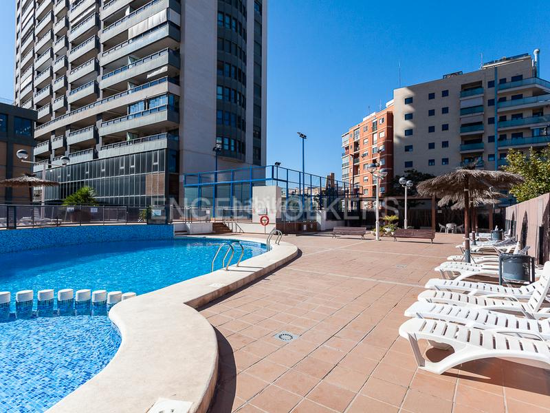 Foto d467e280-0a43-4869-8af1-b504102ca621. Attico con riscaldamento parcheggio piscina in Sant Pau Valencia