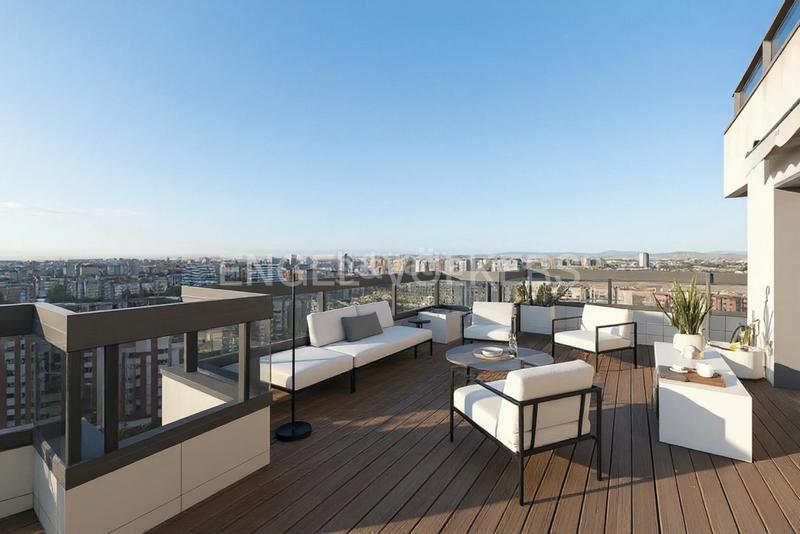 Foto e7477c79-5652-4f43-8b70-8aedef259f22. Attico con riscaldamento parcheggio piscina in Sant Pau Valencia