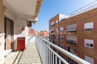 Location Appartement à Avenida de Abril-9 de Octubre. Luminoso piso de 3 habitaciones con balcón en puerto de sagunto