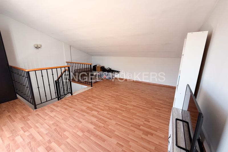 Foto 389f4e62-02f3-4ddc-9be4-3a59cbc9edb1. Affitto casa con riscaldamento in San Antonio de Benagéber