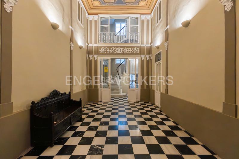 Foto 147f6337-6b37-434c-9703-13de0a2a172c. Apartamento precioso piso en un edificio emblematico del carmen en Valencia