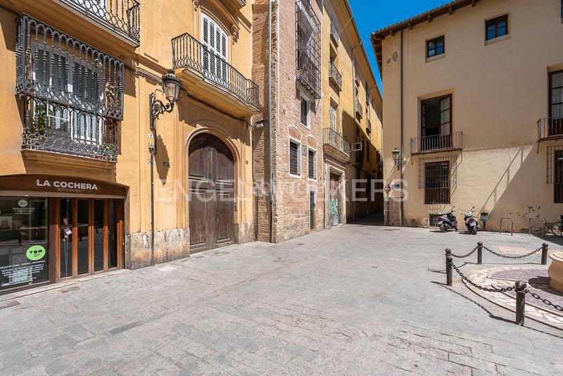 Foto 37d40f8b-089b-499d-8d2a-98090b85407f. Apartamento precioso piso en un edificio emblematico del carmen en Valencia