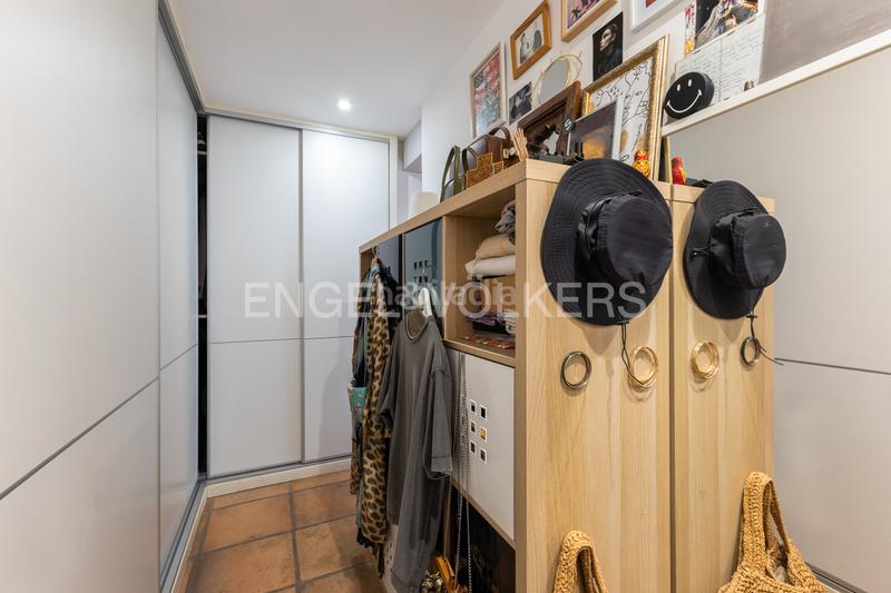 Foto 44d7bdb0-8467-4dd2-af1d-0267eba9dc58. Apartamento precioso piso en un edificio emblematico del carmen en Valencia