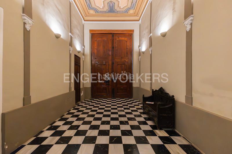 Foto 5091465c-04dd-4ae0-91cc-529c00057f85. Apartamento precioso piso en un edificio emblematico del carmen en Valencia