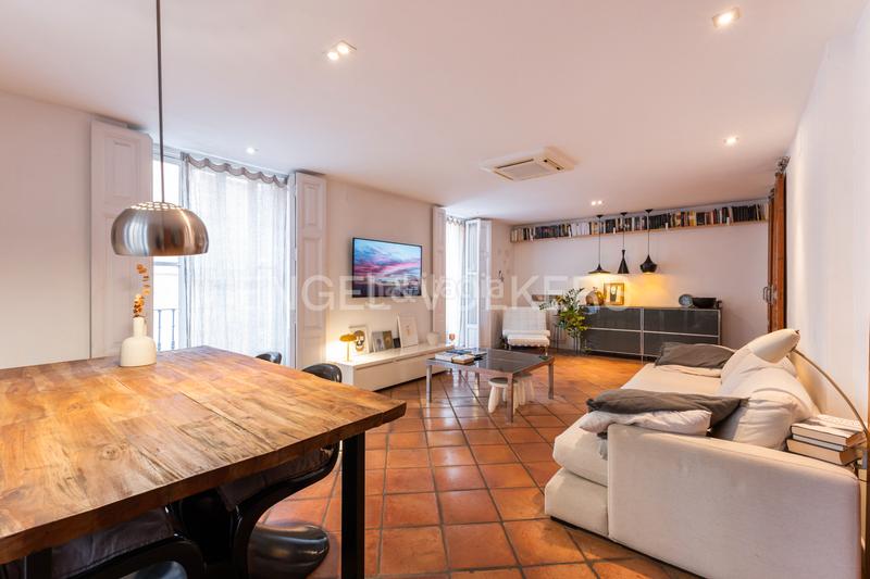 Foto 5d6ecf86-ee62-4767-a07d-9be644cf96bf. Apartamento precioso piso en un edificio emblematico del carmen en Valencia