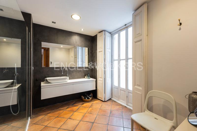 Foto 5f6ac21b-c455-479c-a580-4a71506dd52e. Apartamento precioso piso en un edificio emblematico del carmen en Valencia