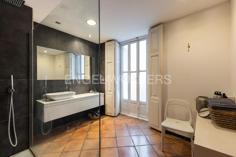 Foto 7190ddc2-7a72-4f68-a1dd-cfa4485b498e. Apartamento precioso piso en un edificio emblematico del carmen en Valencia