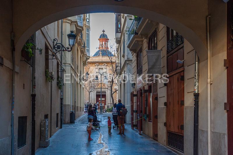 Foto 75e94282-2f60-4f99-b7cd-2f5010933183. Apartamento precioso piso en un edificio emblematico del carmen en Valencia