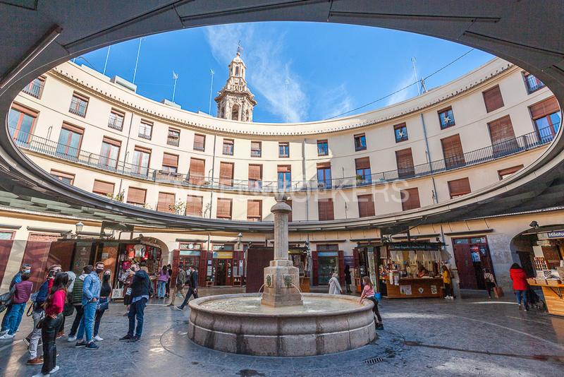 Foto 8d553eae-2ec7-4e56-b8c8-fd77c30fda27. Apartamento precioso piso en un edificio emblematico del carmen en Valencia