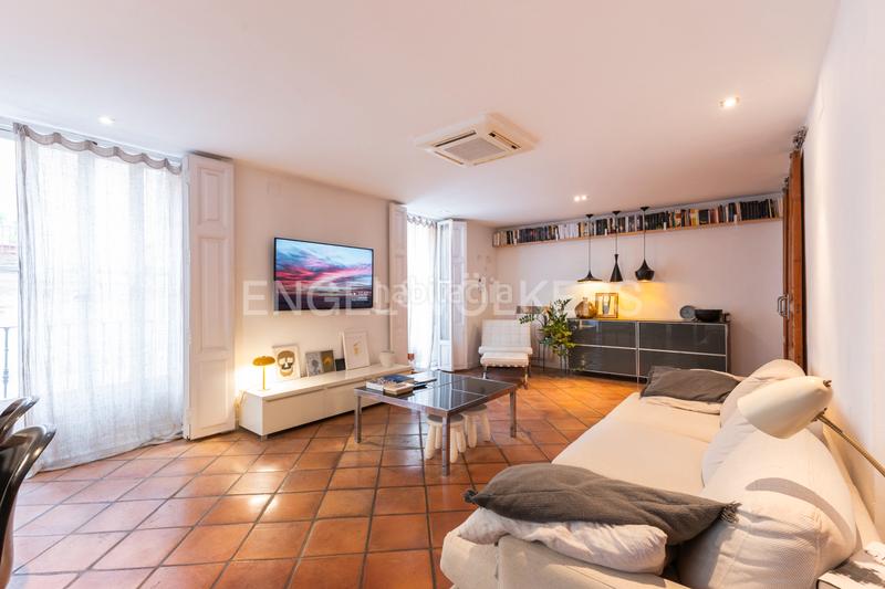 Foto 9cb9f137-d846-4de8-a159-228988aa90ad. Apartamento precioso piso en un edificio emblematico del carmen en Valencia