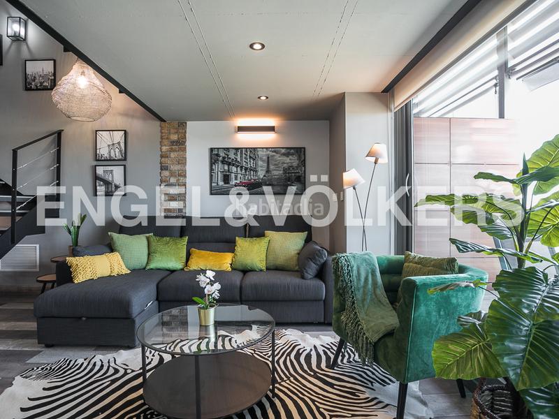 Foto 129a8220-b6c6-4ea0-922f-feb1a9cb75d8. Alquiler loft impresionante ático dúplex en patraix en Valencia