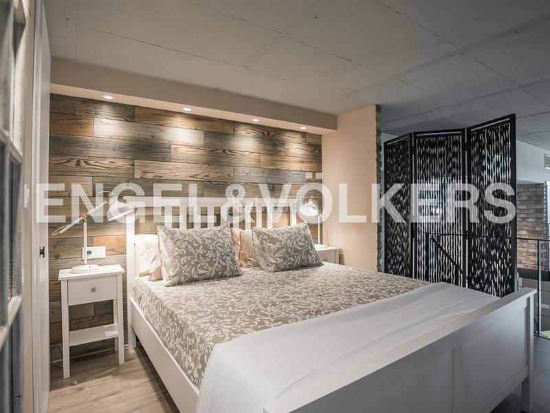 Foto 77ed21d9-154f-45c1-8393-696a88b2af6f. Alquiler loft impresionante ático dúplex en patraix en Valencia
