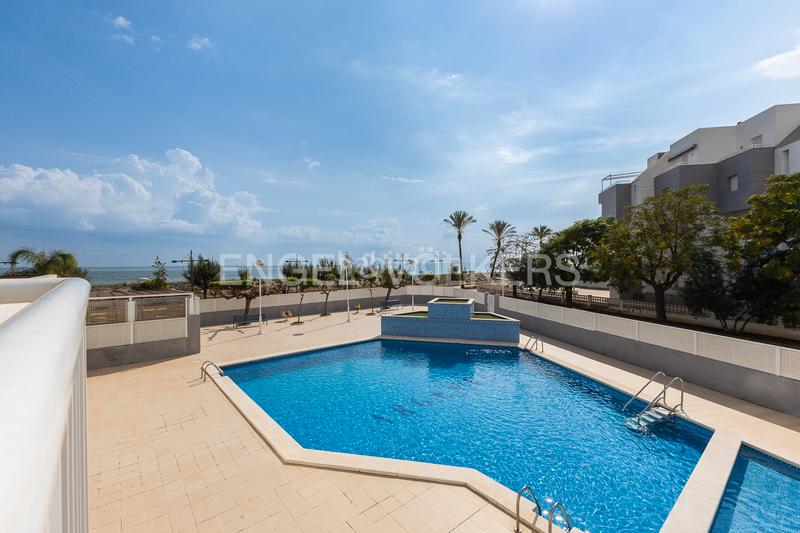 Foto 4bbfd137-2c1e-47e6-b426-7486717993b7. Apartament amb calefacció aparcament piscina a Playa Norte Peñíscola
