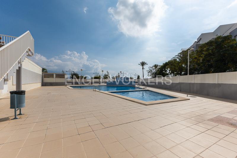 Foto 89cd844b-0306-40ce-873f-74e00cecacfc. Apartament amb calefacció aparcament piscina a Playa Norte Peñíscola