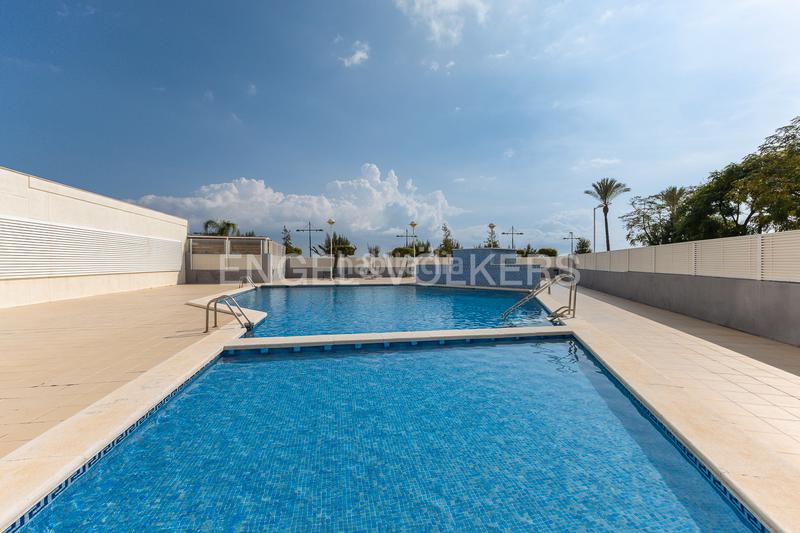 Foto e8cffe84-dc8f-4a90-b3c8-abf3b102e358. Apartament amb calefacció aparcament piscina a Playa Norte Peñíscola