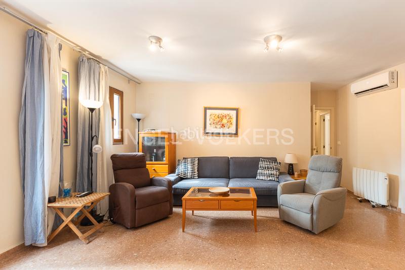 Foto 65825f8f-dee5-4f5e-a2ca-f66abaeae0dc. Lloguer apartament amb calefacció aparcament a La Seu Valencia