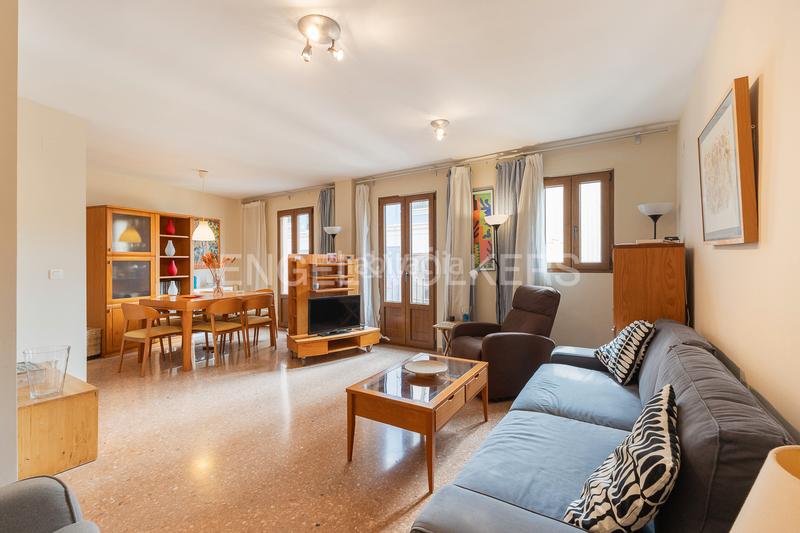 Foto ae04d263-c047-4051-958f-d1982133d881. Rent apartment with heating parking in La Seu Valencia