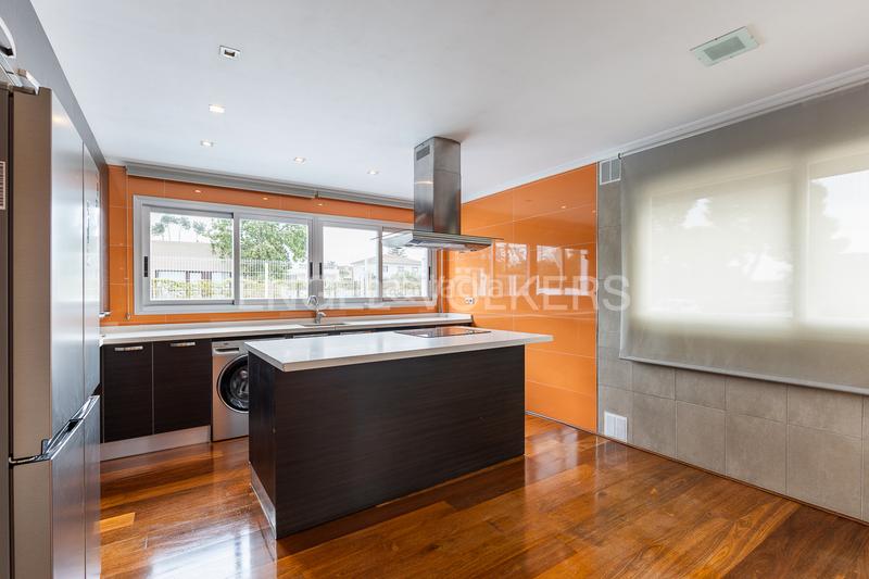 Foto 5f8abd08-2e37-4f26-8011-47cf4c80c4ea. Haus mit heizung parking pool in La Cañada Paterna