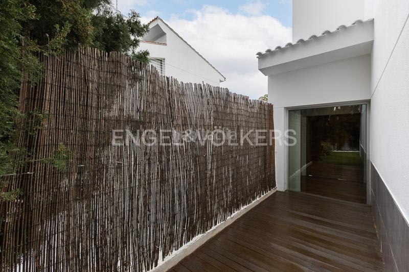 Foto f2d79644-b0a4-4c48-9078-d530e379bb86. Haus mit heizung parking pool in La Cañada Paterna