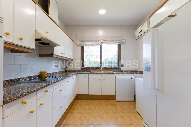 Foto 4425775a-7d38-4096-94fe-f0ab72fce596. Maison avec chauffage parking piscine dans Monte Real Torrent