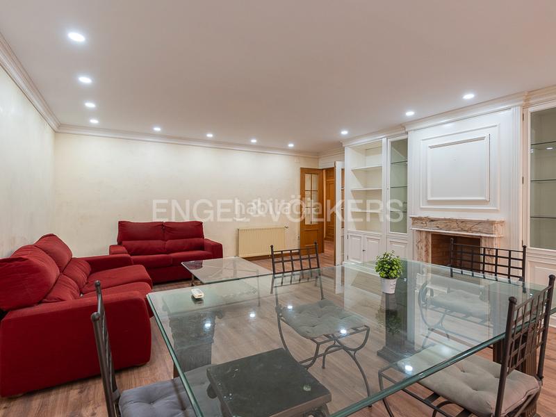 Foto 9a07dc98-6d3c-4611-afad-a4f0f968bcc1. Alquiler apartamento exquisito oasis urbano de 4 habitaciones , ubicación privilegiada con encanto moderno y clásico en Valencia