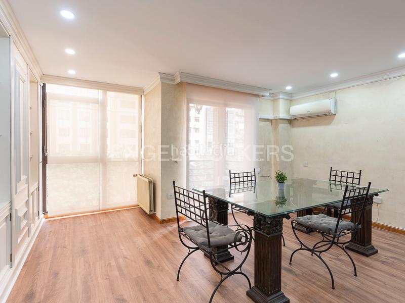 Foto bb4b853d-768b-4285-85dd-7877eb336dd8. Alquiler apartamento exquisito oasis urbano de 4 habitaciones , ubicación privilegiada con encanto moderno y clásico en Valencia