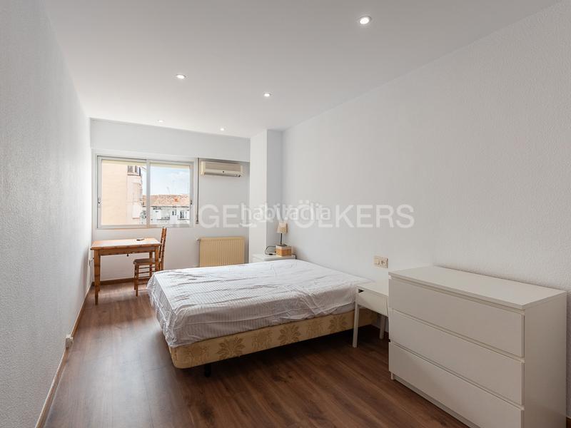 Foto 48b1d76b-22bc-43be-8c76-cd1da7d3ae53. Lloguer apartament amb calefacció aparcament a Russafa Valencia