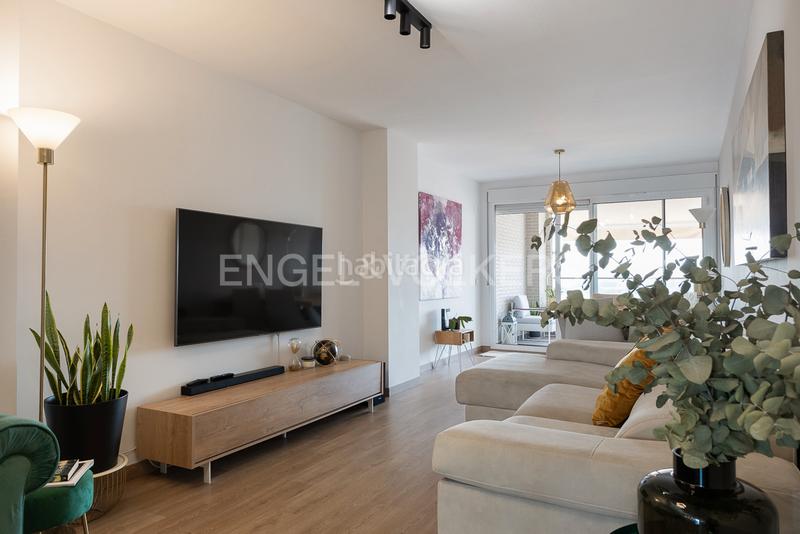 Foto 19ff0772-810b-4d56-aba3-19c4c884066e. Rent apartment with heating parking in Ausias March Alboraya