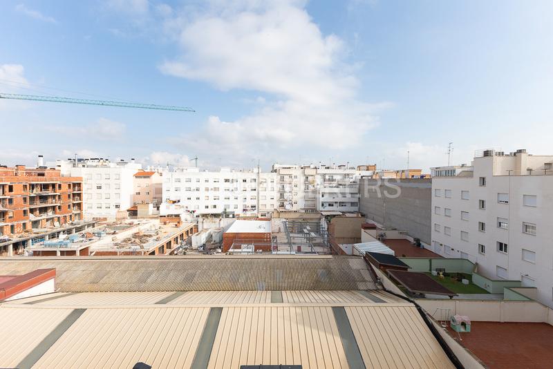 Foto 31c04826-e64f-4f42-8294-eb988041c864. Rent apartment with heating parking in Ausias March Alboraya