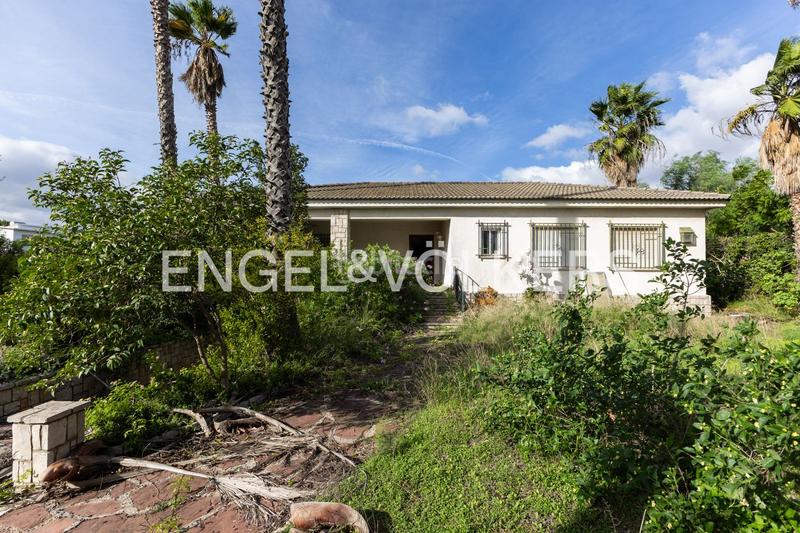 Foto c43e178a-c9e3-4942-8a91-93b1a77ae2fc. Casa  con gran parcela en montecañada en La Cañada Paterna