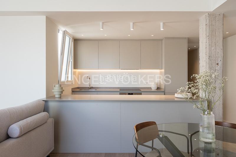 Foto 07f9d2c0-3d01-4927-8113-81bd38131510. Alquiler apartamento ático con la terraza para corta estancia en Valencia