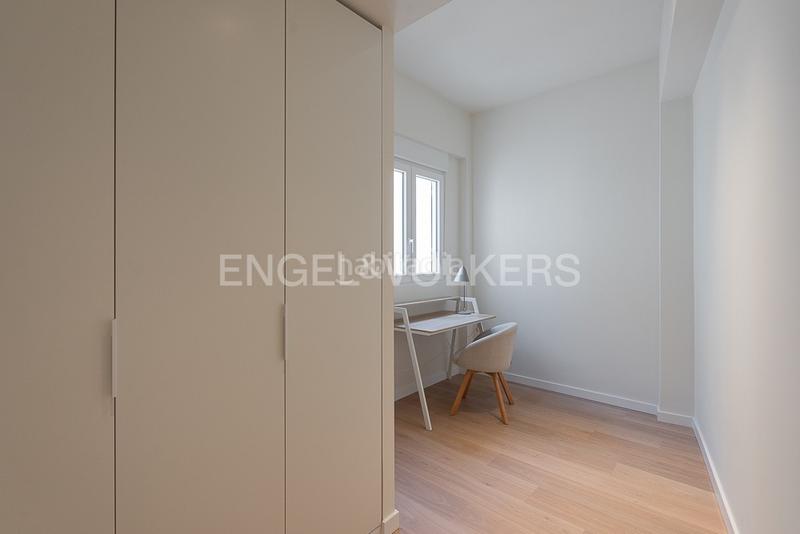 Foto 0c247343-1a97-4d34-899a-7e06fda58ff1. Alquiler apartamento ático con la terraza para corta estancia en Valencia