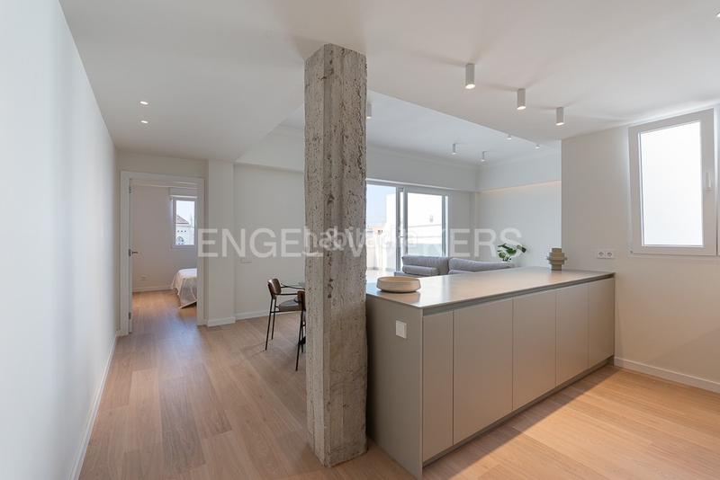 Foto 283c482d-57c3-4fa4-b2a5-e9aab5b752db. Alquiler apartamento ático con la terraza para corta estancia en Valencia