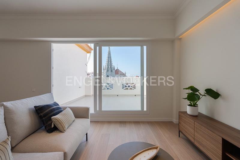 Foto c0c27e11-0212-44c8-b84d-49f1c5307965. Alquiler apartamento ático con la terraza para corta estancia en Valencia