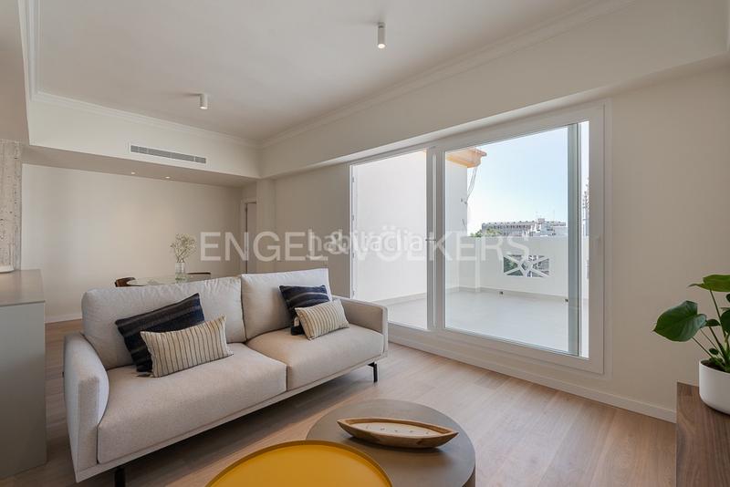 Foto c24011e8-64fc-4364-9b7f-ff18d6254fe6. Alquiler apartamento ático con la terraza para corta estancia en Valencia