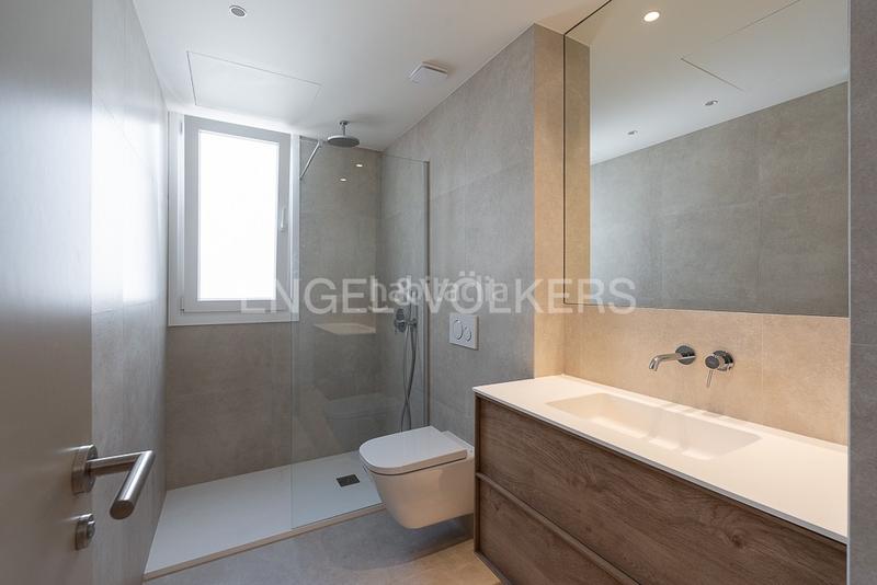 Foto e9e8431c-be78-41ff-b2b3-c987ece4cc61. Alquiler apartamento ático con la terraza para corta estancia en Valencia