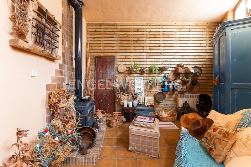 Foto 0e4fde54-f9ac-48e2-8ffa-58bd5b797dc5. Casa espléndido adosado en Viver