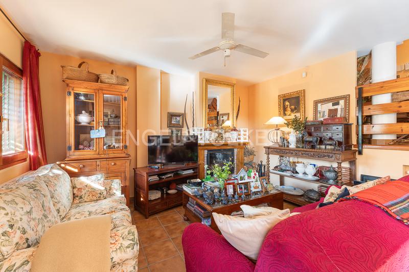 Foto 115c9999-b4be-45e2-9af3-089c5e2e92ec. Casa espléndido adosado en Viver