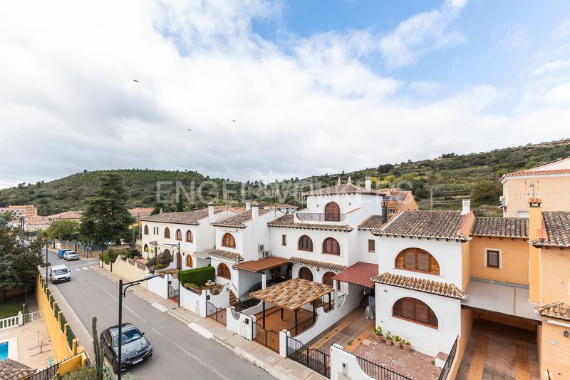 Foto 29a1ee8d-1113-4dc9-9dec-ffcb7e36e2b3. Casa espléndido adosado en Viver