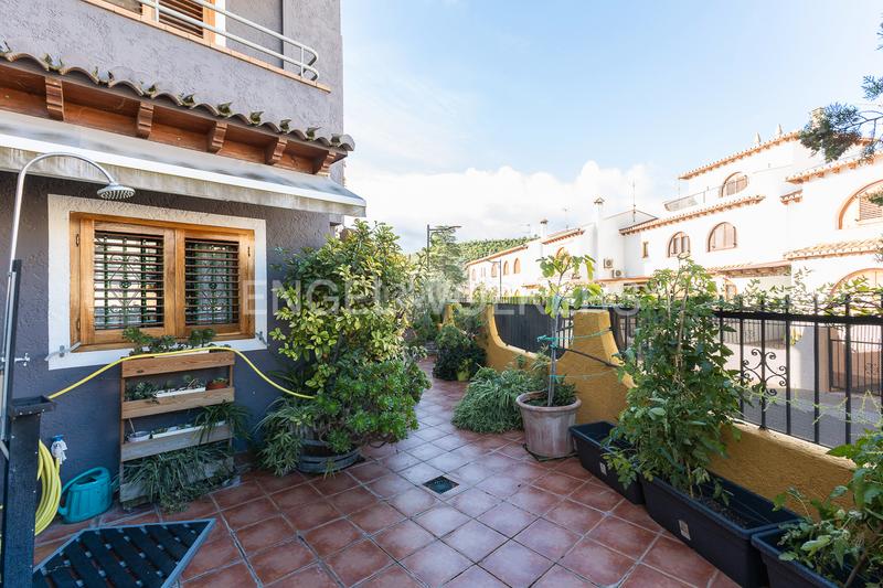 Foto 4aabceb5-a3ae-4ddf-9703-047672e1bd23. Casa espléndido adosado en Viver