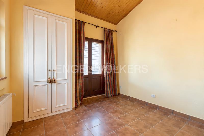 Foto 560b8f9a-fff9-4c40-ab8b-7fde4eb2c169. Casa espléndido adosado en Viver