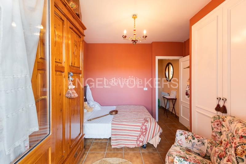 Foto 574e44bc-c0ba-4735-8def-f458060abf8b. Casa espléndido adosado en Viver