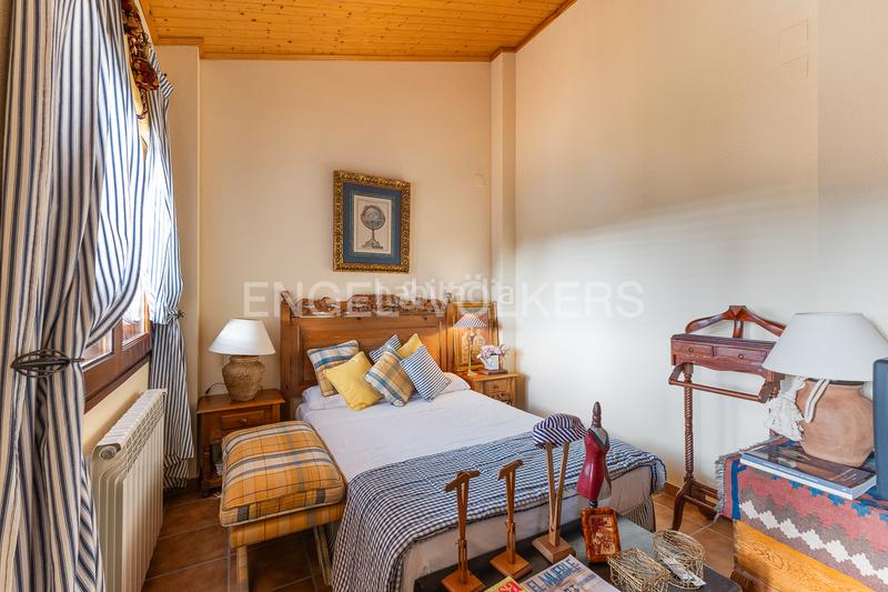 Foto 5b2e4aa2-a6e5-4d13-8a7a-16338da29114. Casa espléndido adosado en Viver