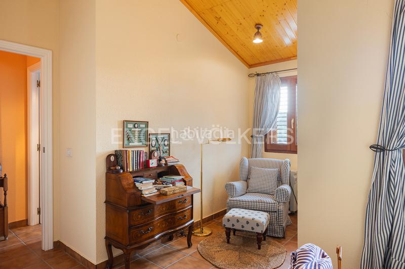 Foto 7309b590-7e2d-4ac8-b2c0-c98e5f2a88f3. Casa espléndido adosado en Viver