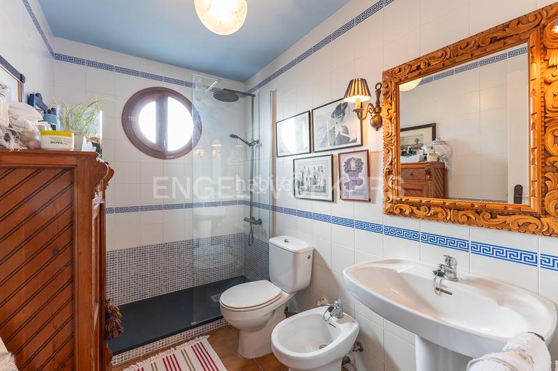 Foto 85d50af5-b2f6-4cfe-820c-8b5c5b847a87. Casa espléndido adosado en Viver