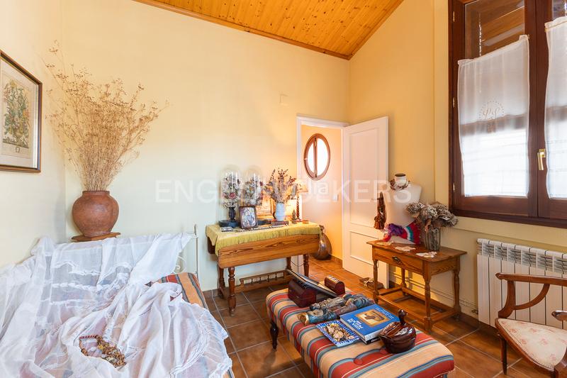 Foto 86caf469-f403-4ab1-afb8-0b9b4966cb48. Casa espléndido adosado en Viver