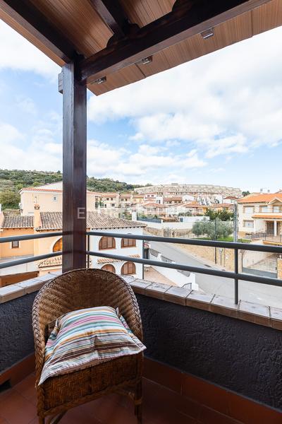 Foto d7af2aa2-65d9-40c1-a4f8-f78d923b586f. Casa espléndido adosado en Viver