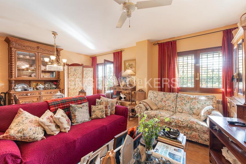 Foto dc300dbd-d841-43f6-aa3f-c1a1f01d5854. Casa espléndido adosado en Viver