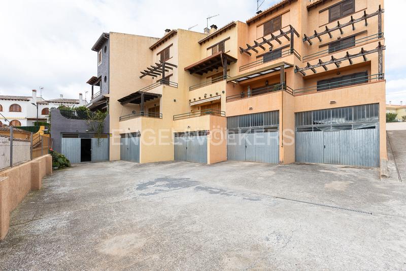 Foto ee88e858-4118-4620-9e3c-f56cb0053b9d. Casa espléndido adosado en Viver